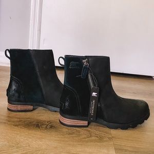 NWT Sorel Emilie Leather Booties Size 9